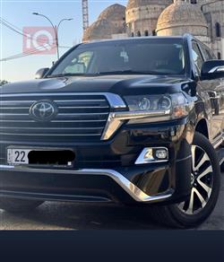 تۆیۆتا لاند کروزەر